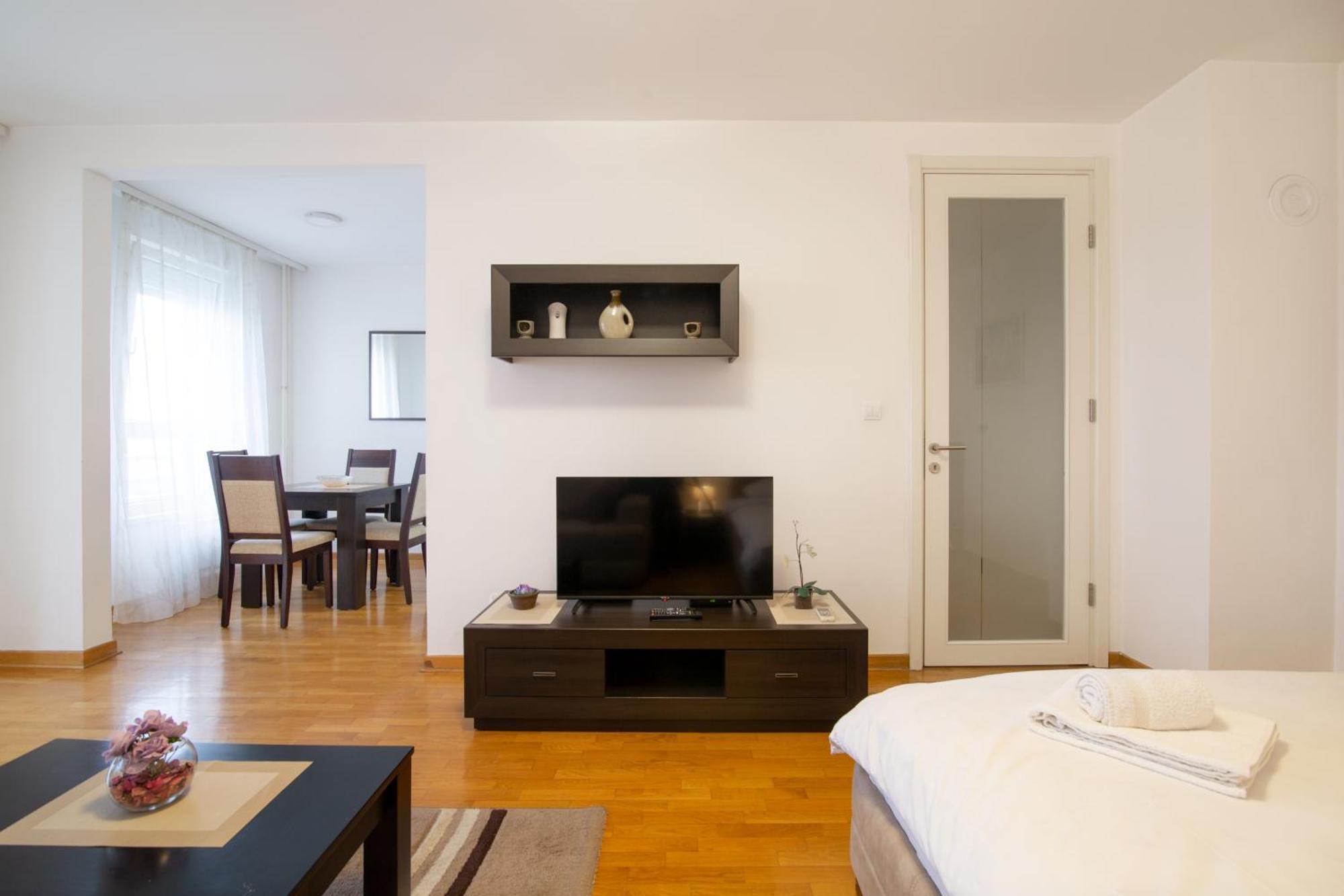 Delta Residence Belville Belgrado Quarto foto